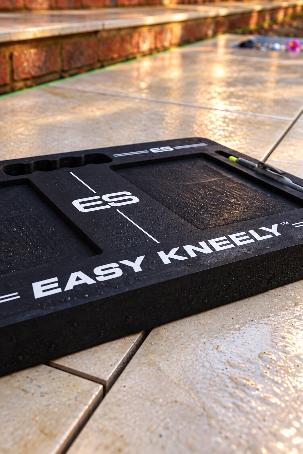 Easy Kneely
